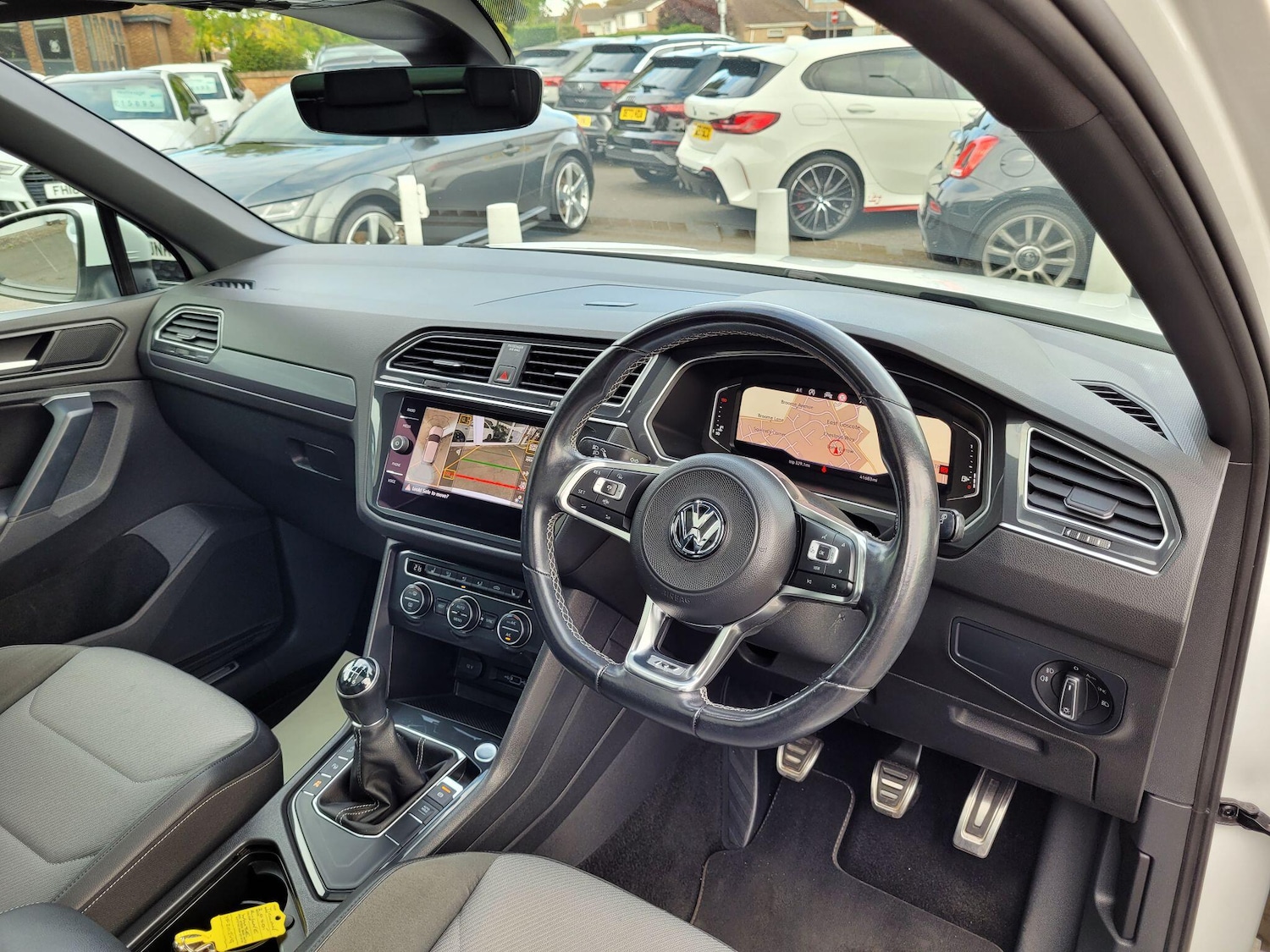 Used Volkswagen Tiguan 2020 for sale - 76136173: Photo 2