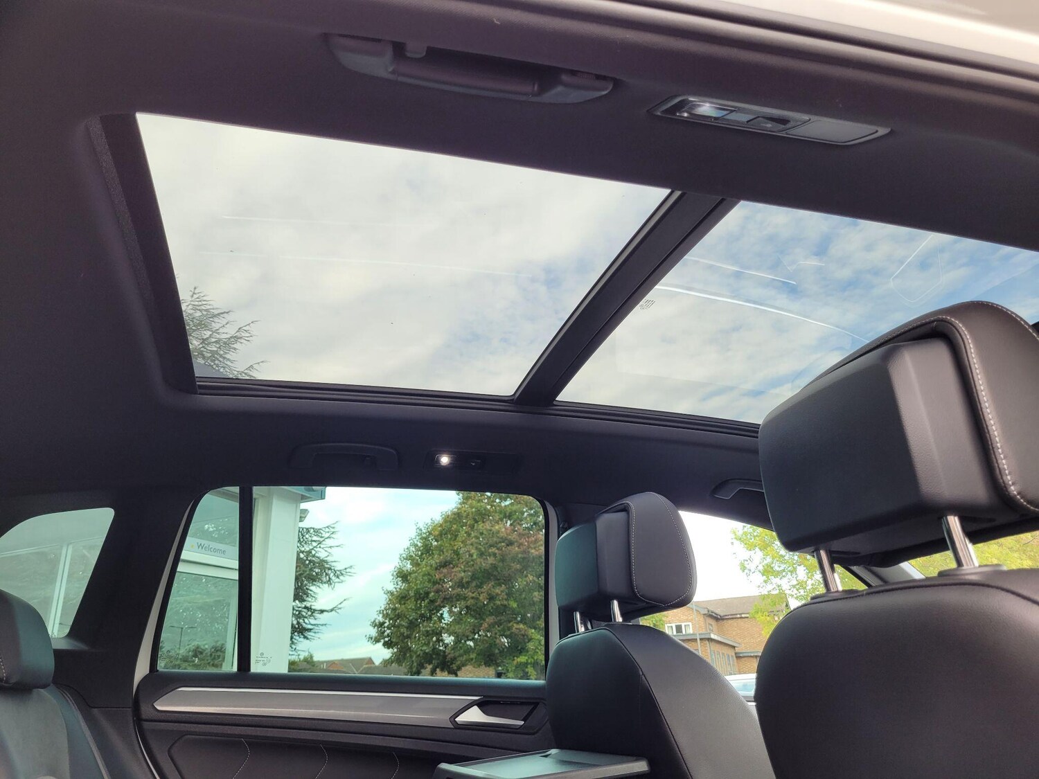 Used Volkswagen Tiguan 2020 for sale - 76136173: Photo 3