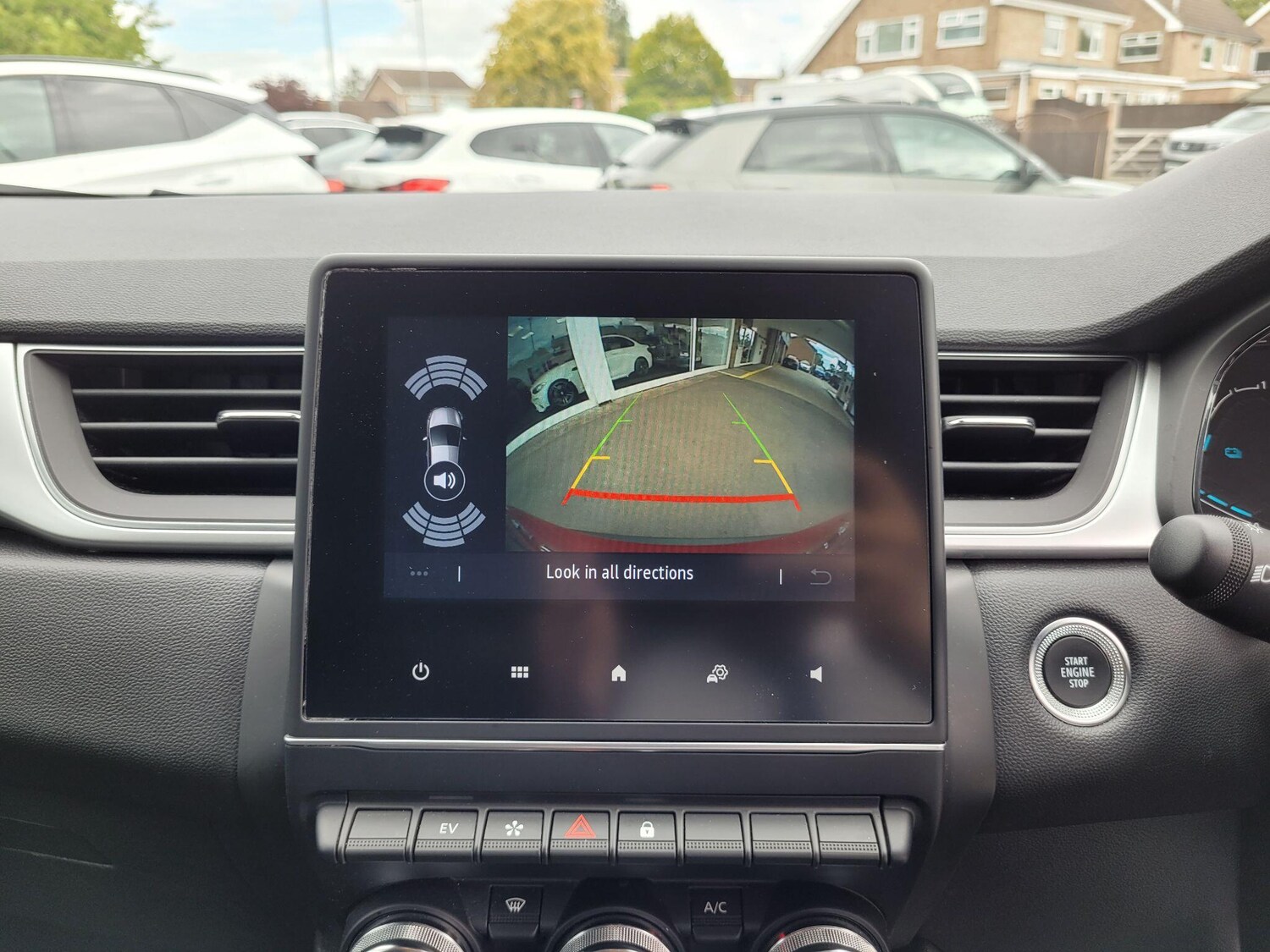 Used Renault Captur 2024 for sale - 76327042: Photo 25