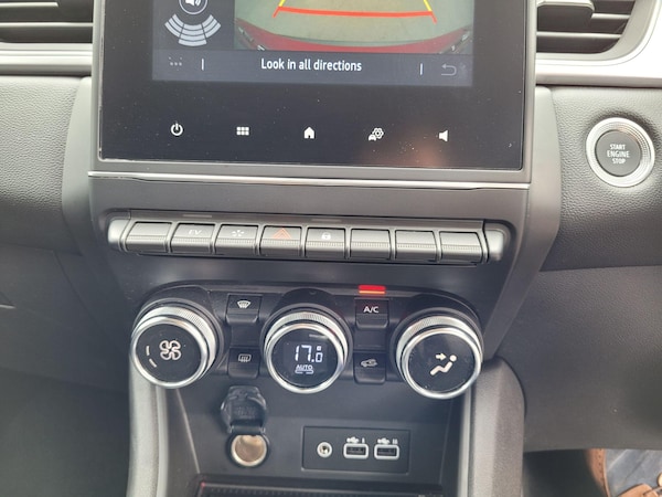 Used Renault Captur 2024 for sale - 76327042: Photo 27