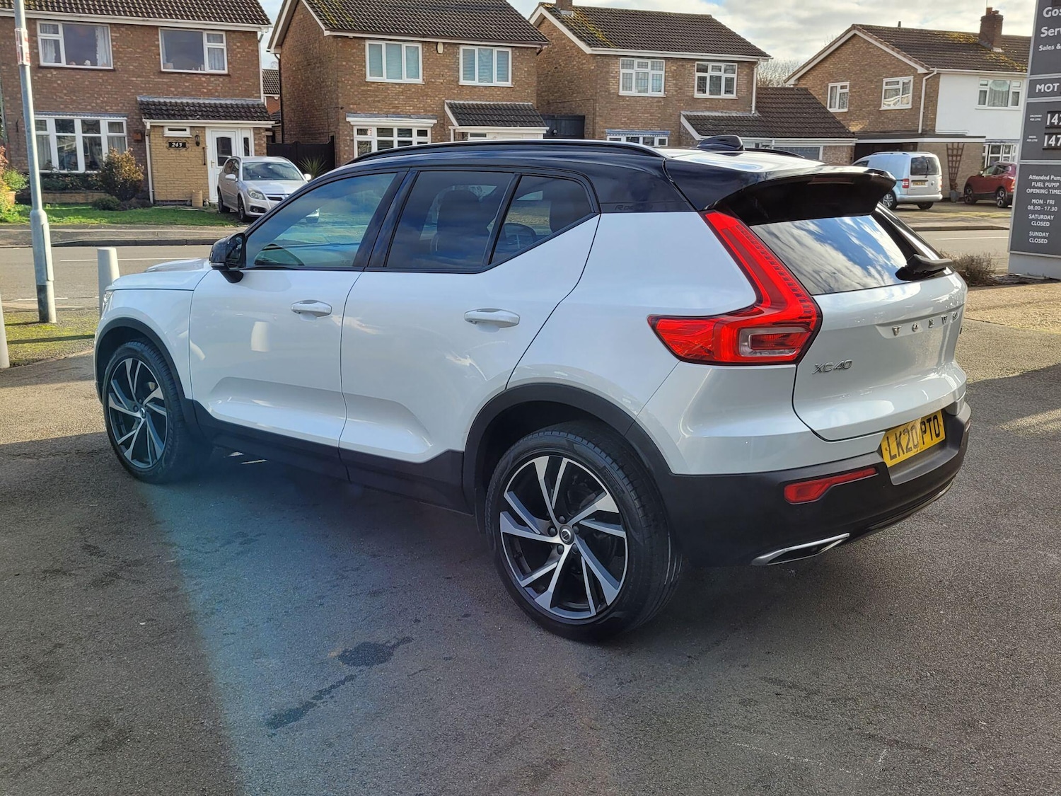 Used Volvo XC40 2020 for sale - 76995262: Photo 2