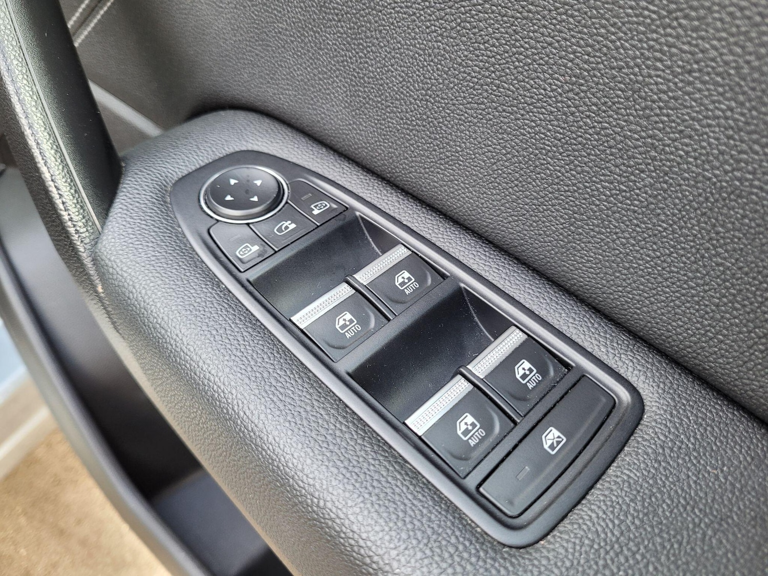 Used Renault Captur 2024 for sale - 76965439: Photo 18