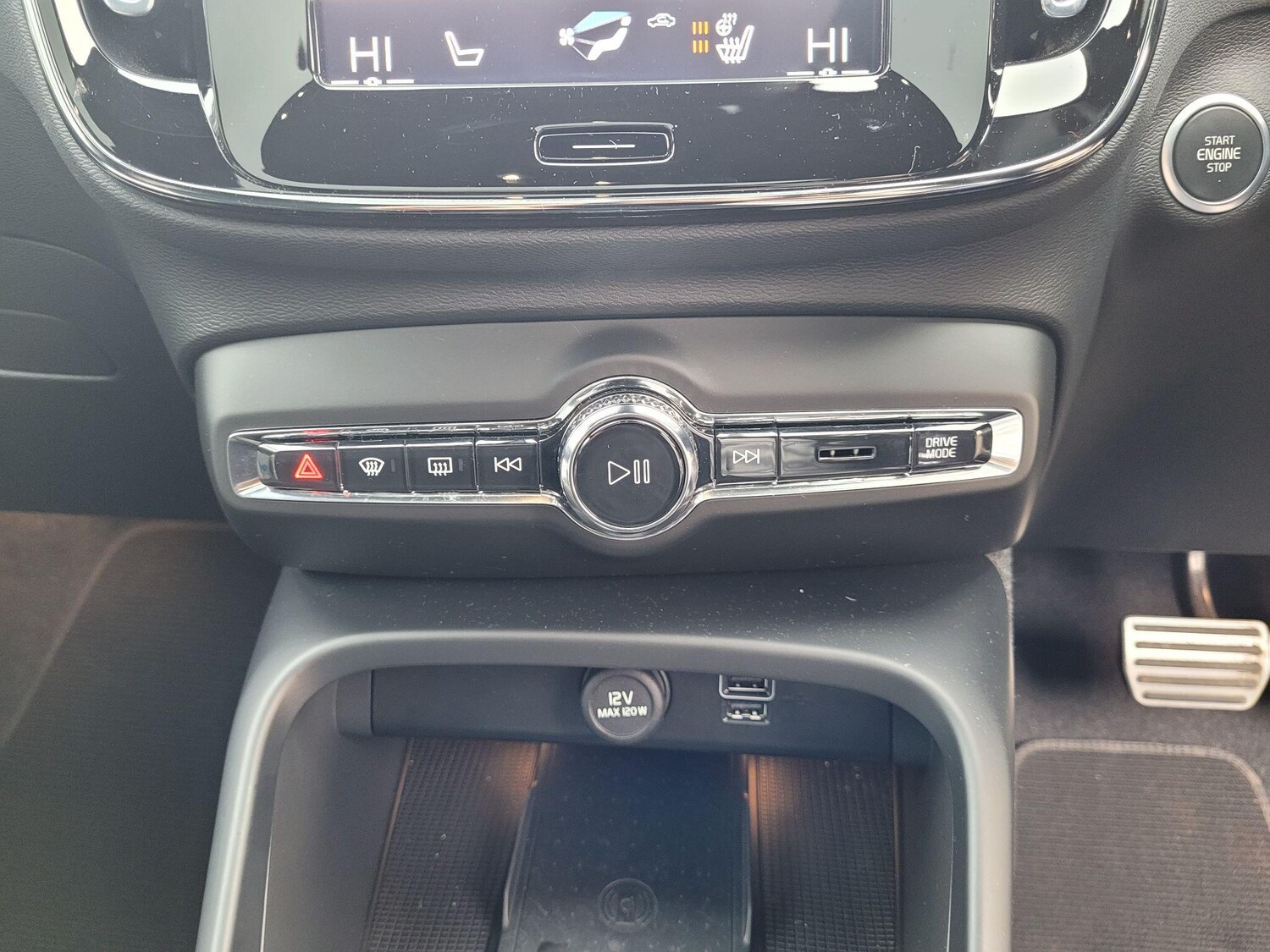 Used Volvo XC40 2022 for sale - 77344651: Photo 32