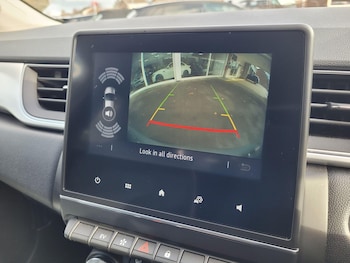 Used Renault Captur 2024 for sale - 76327070: Photo