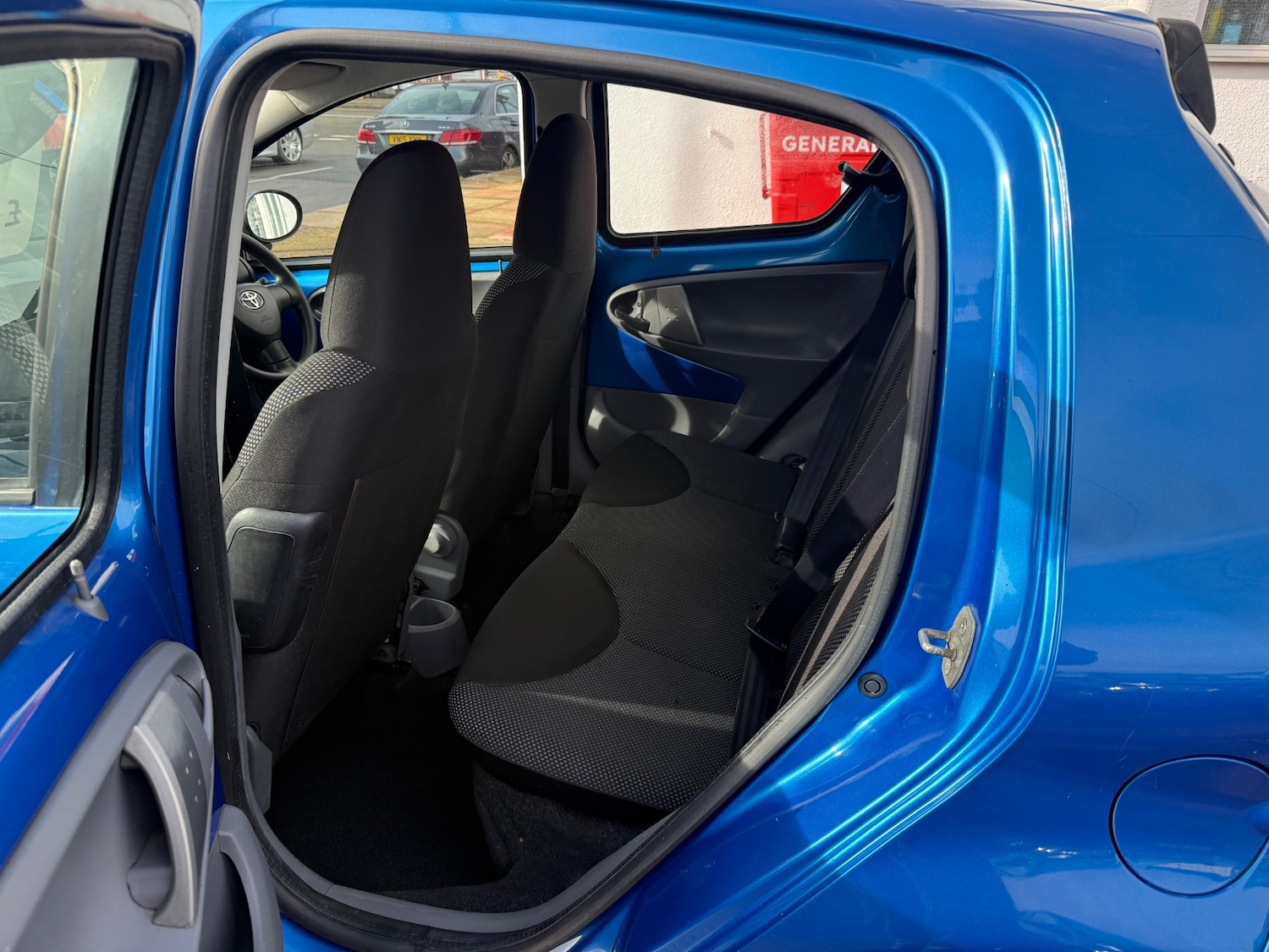 Used Toyota AYGO 2011 for sale - 77629749: Photo 10