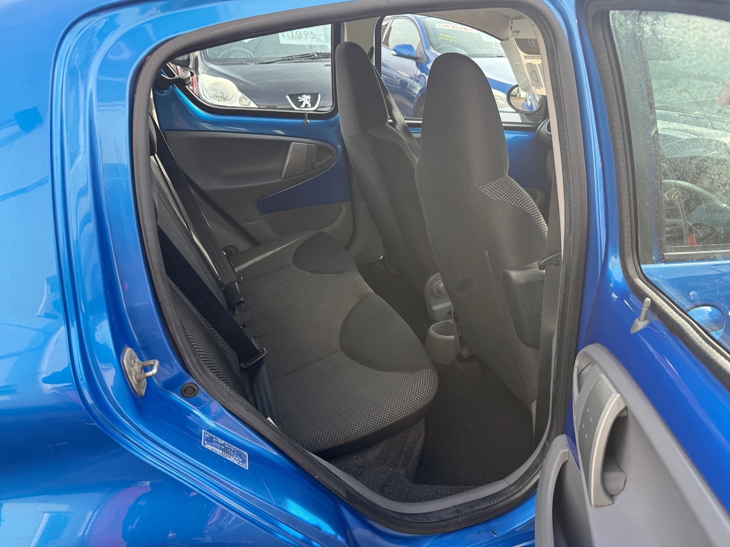 Used Toyota AYGO 2011 for sale - 77629749: Photo 8