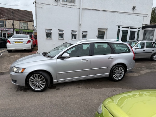 Used Volvo V50 2010 for sale - 74770045: Photo 3
