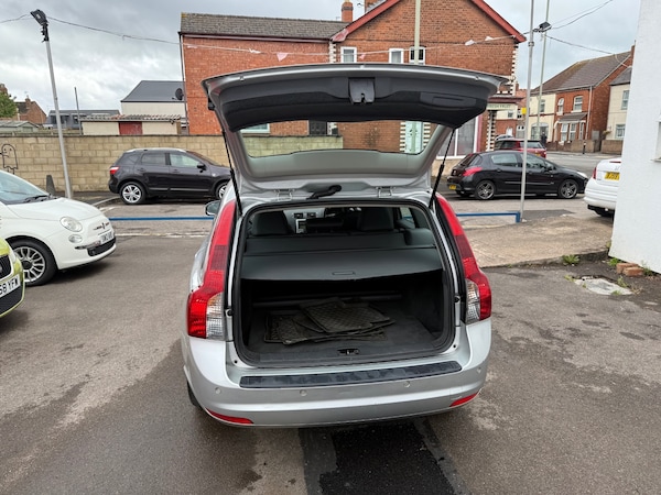 Used Volvo V50 2010 for sale - 74770045: Photo 9