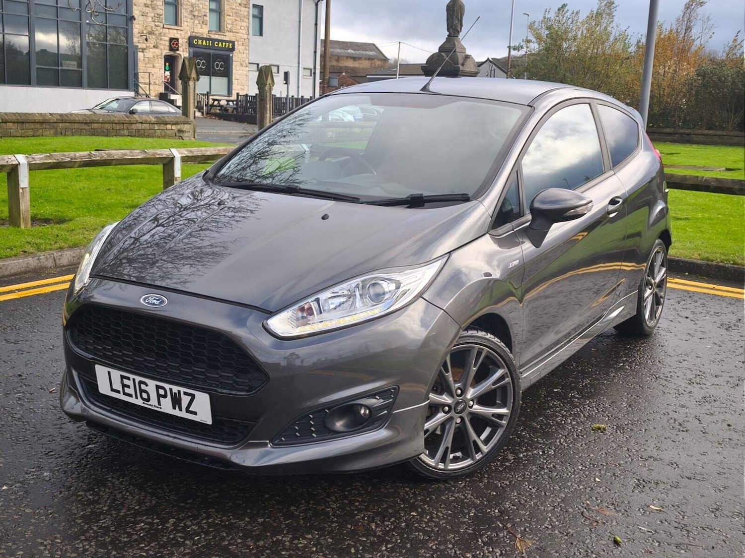 Used Ford Fiesta 2016 for sale - 76608906: Photo 3