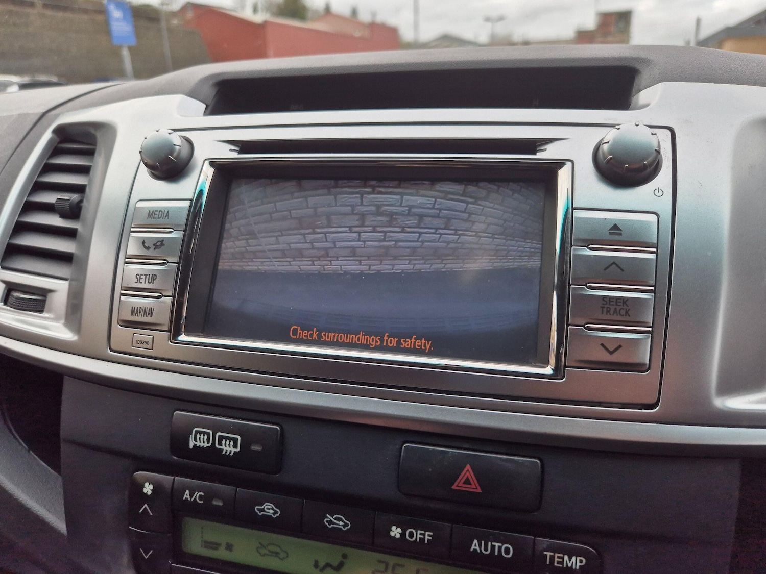 Used Toyota Hilux 2014 for sale - 78100139: Photo 30