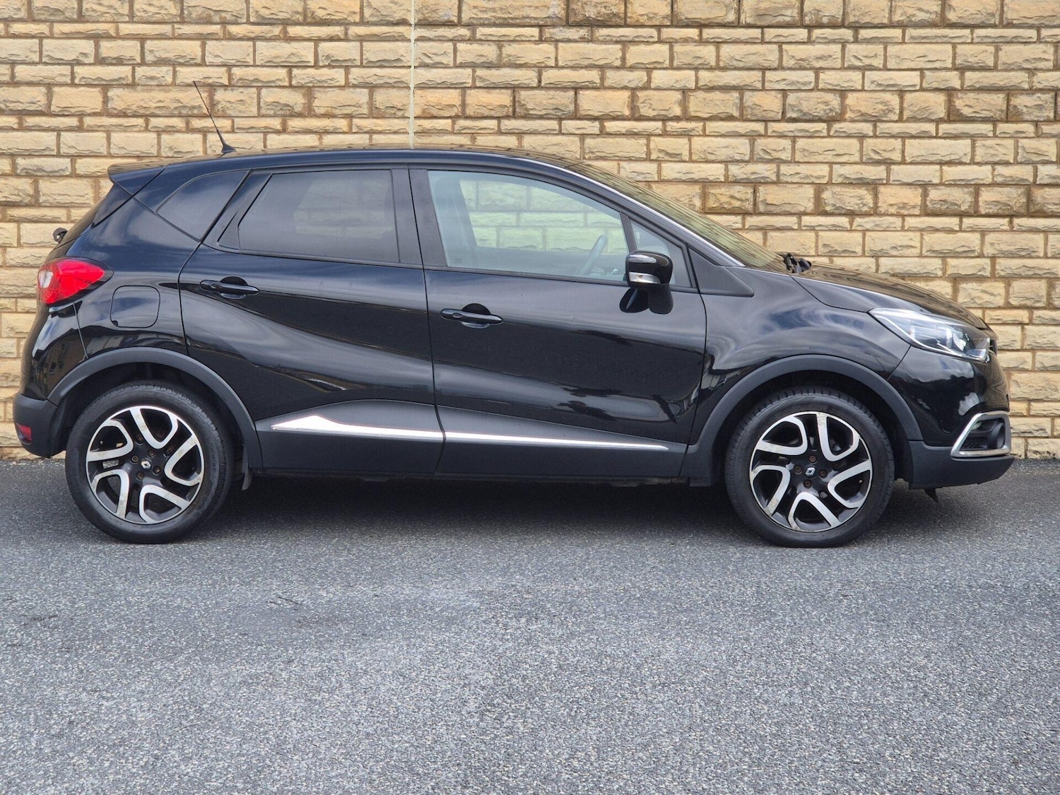 Used Renault Captur 2015 for sale - 76608914: Photo 12
