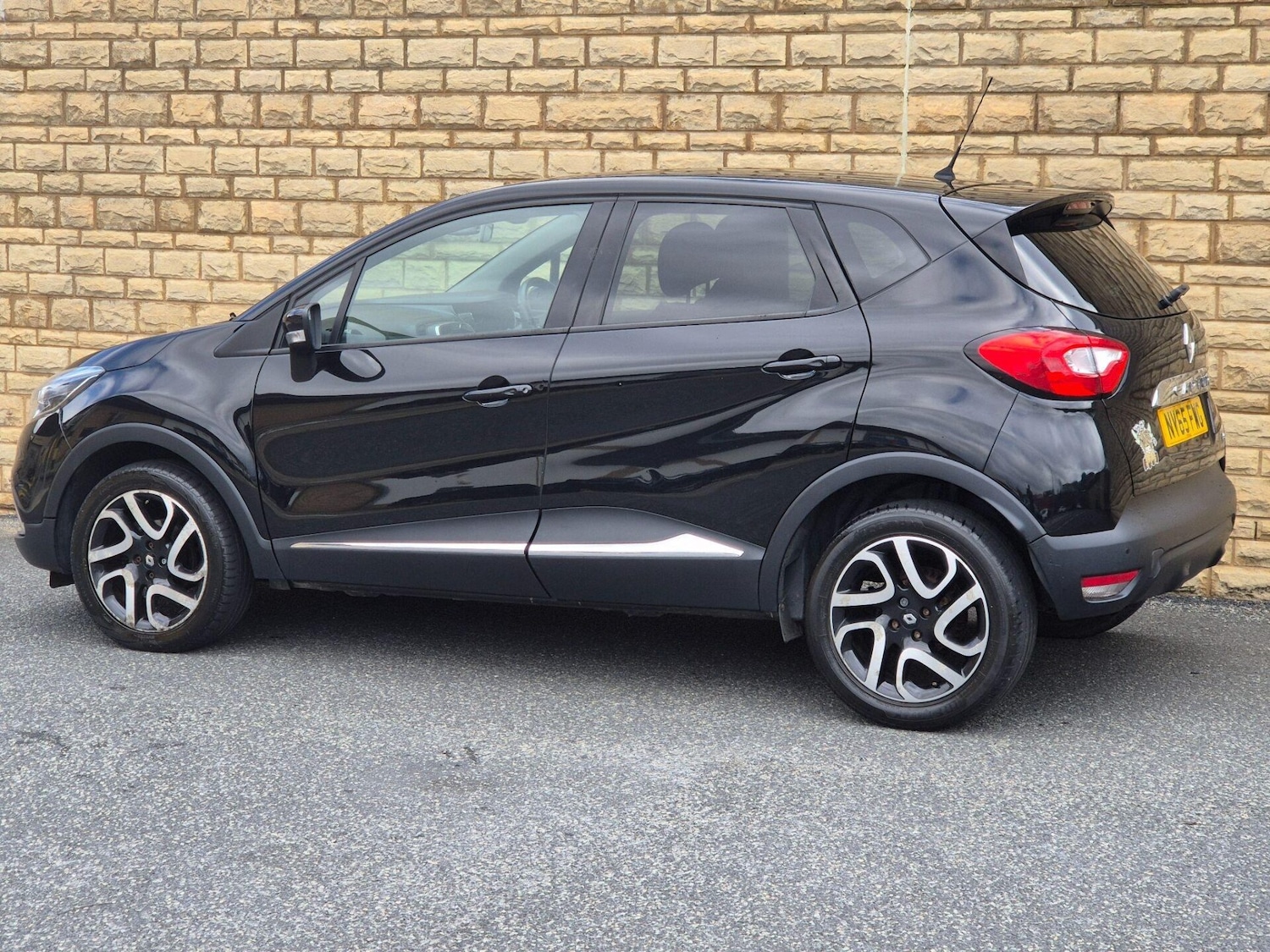 Used Renault Captur 2015 for sale - 76608914: Photo 23