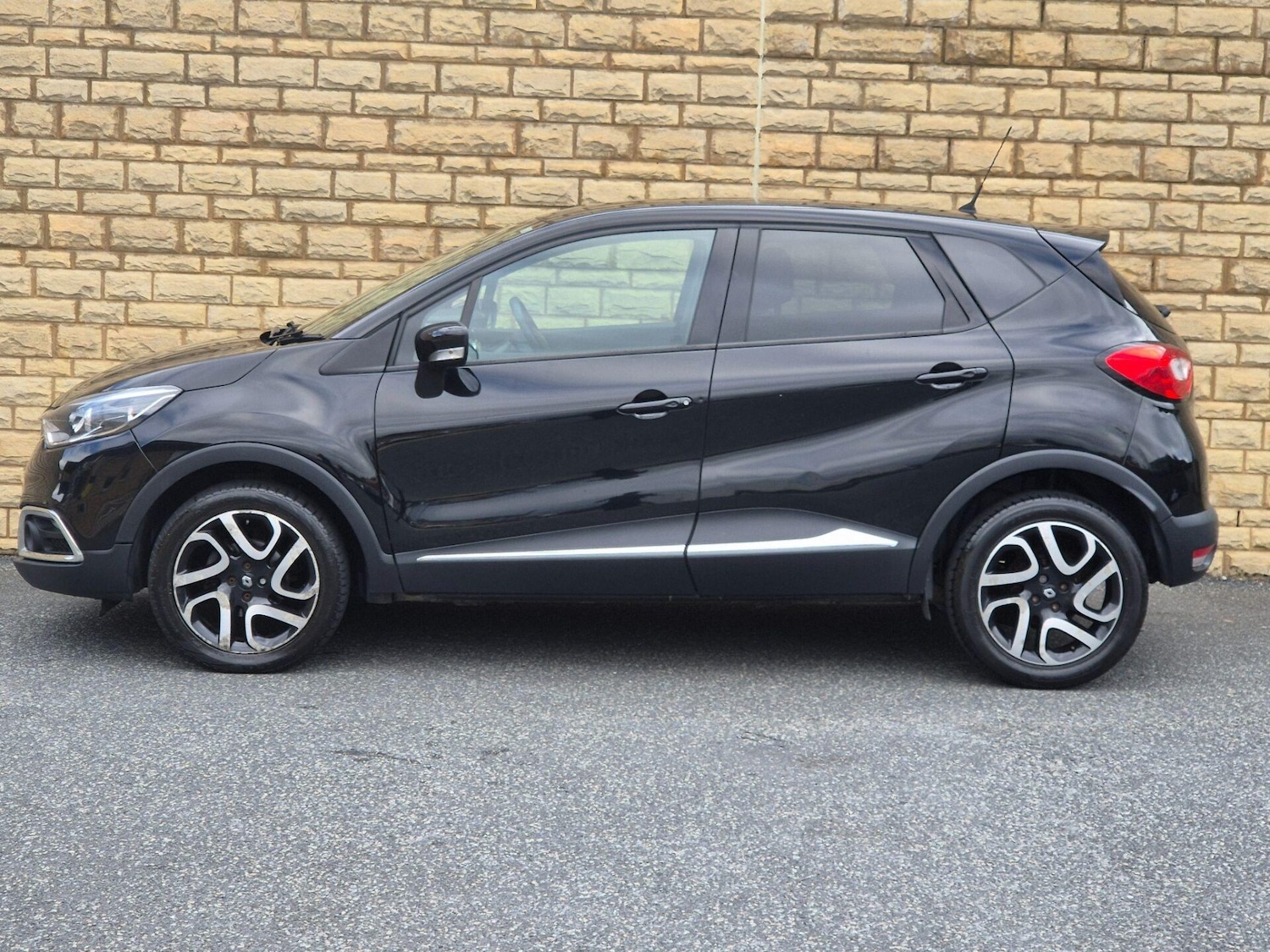 Used Renault Captur 2015 for sale - 76608914: Photo 24