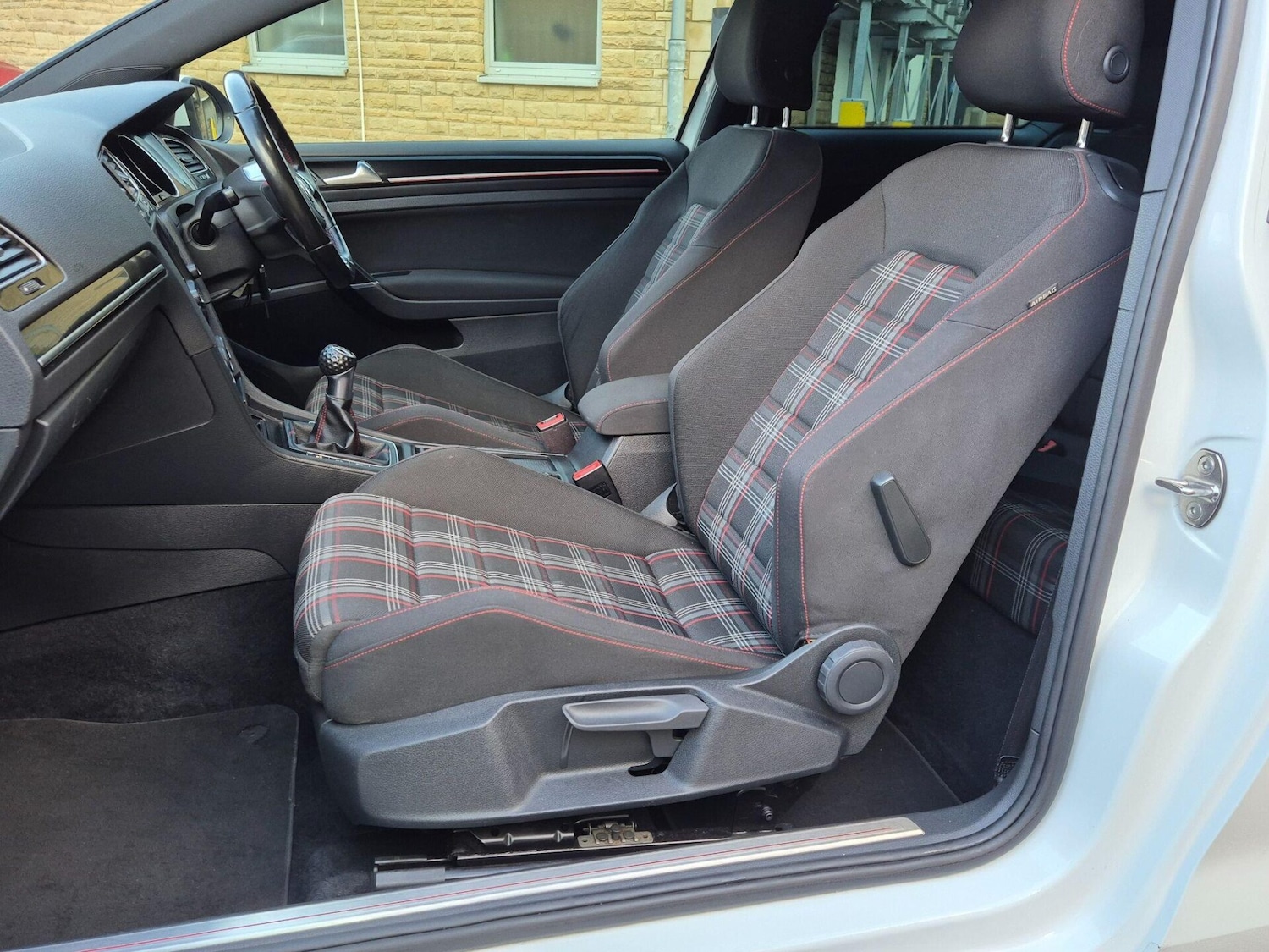 Used Volkswagen Golf 2017 for sale - 76734664: Photo 24