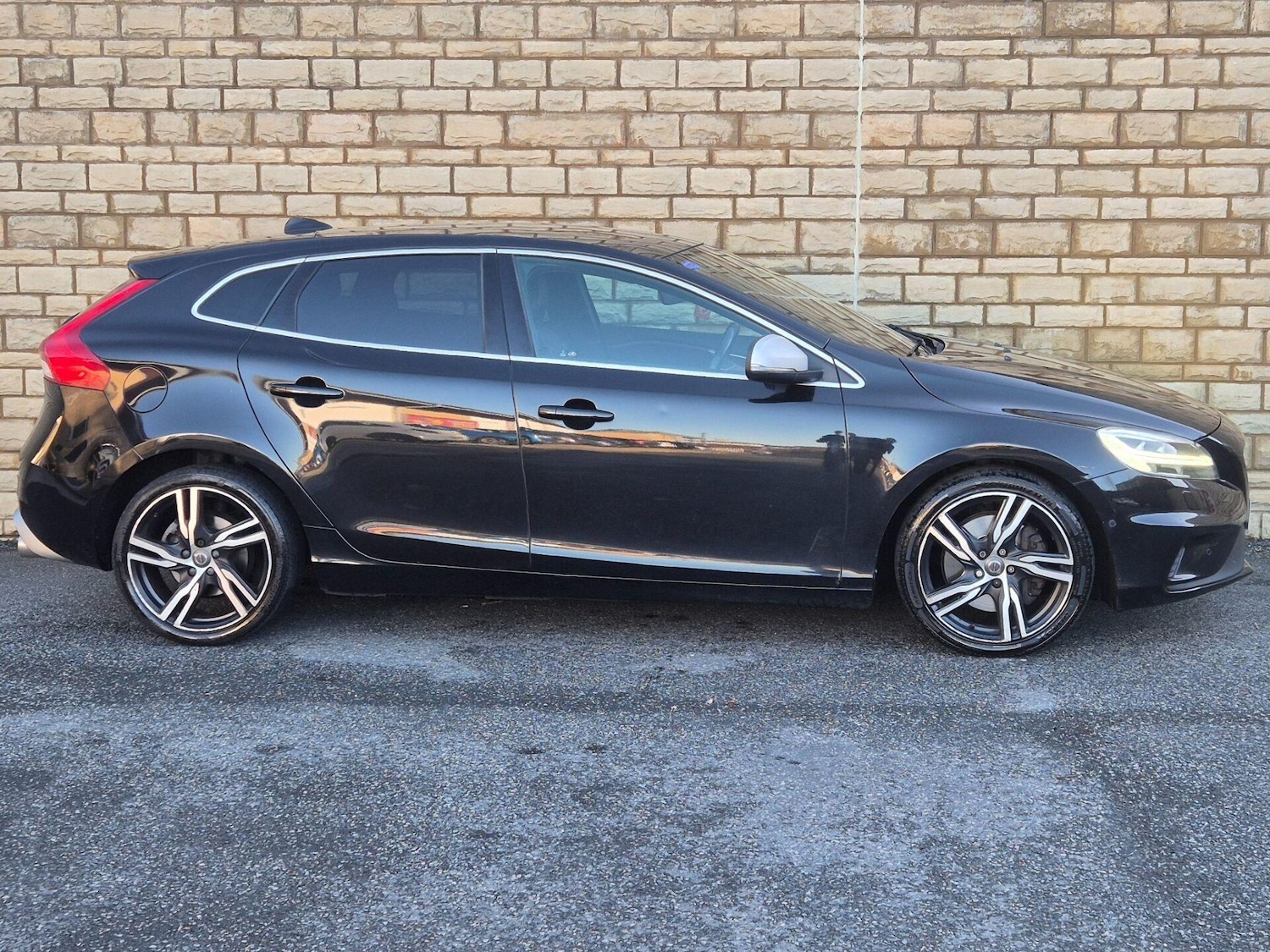 Used Volvo V40 2017 for sale - 76719458: Photo 13