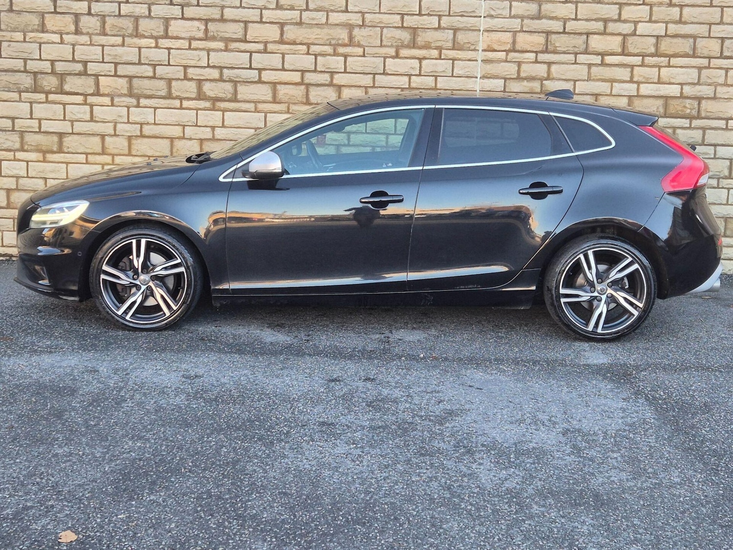 Used Volvo V40 2017 for sale - 76719458: Photo 29