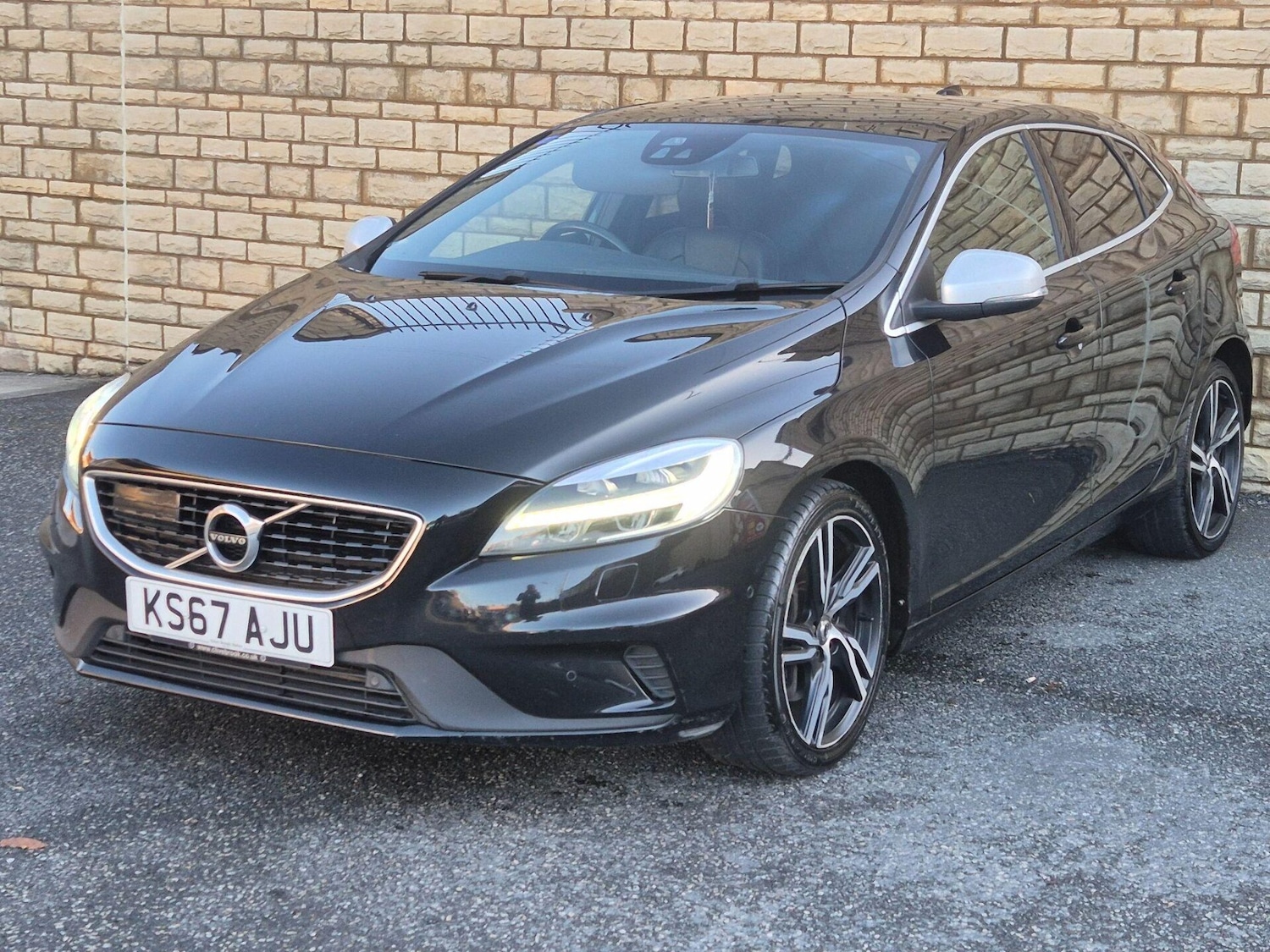 Used Volvo V40 2017 for sale - 76719458: Photo 4