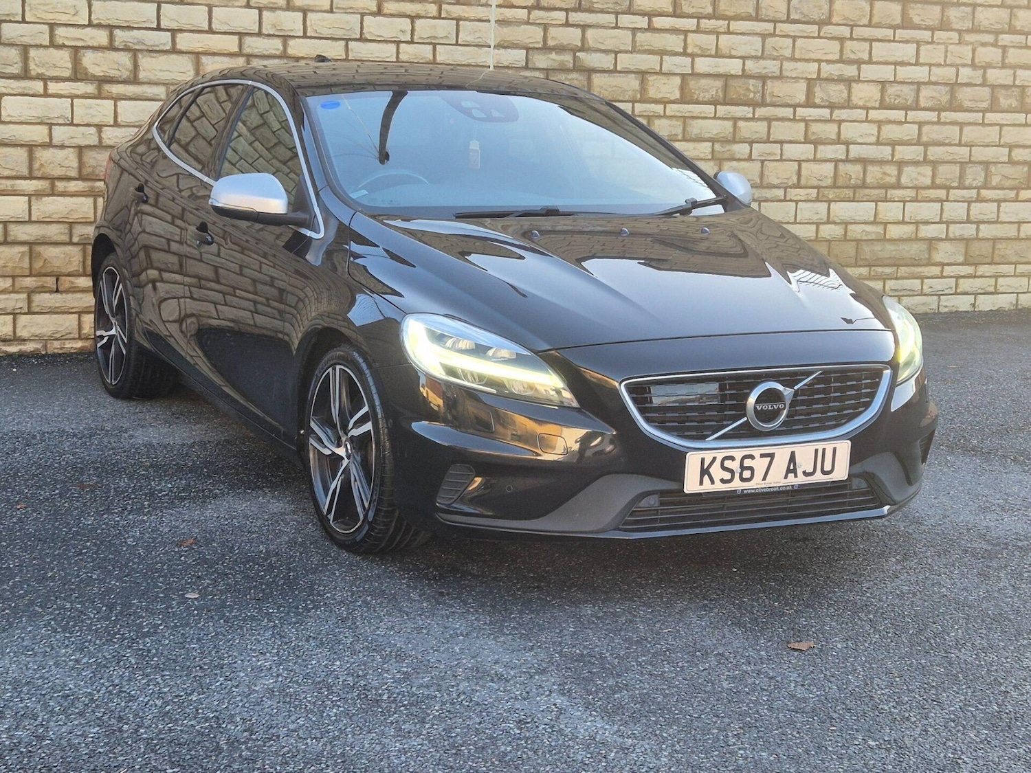 Used Volvo V40 2017 for sale - 76719458: Photo 9
