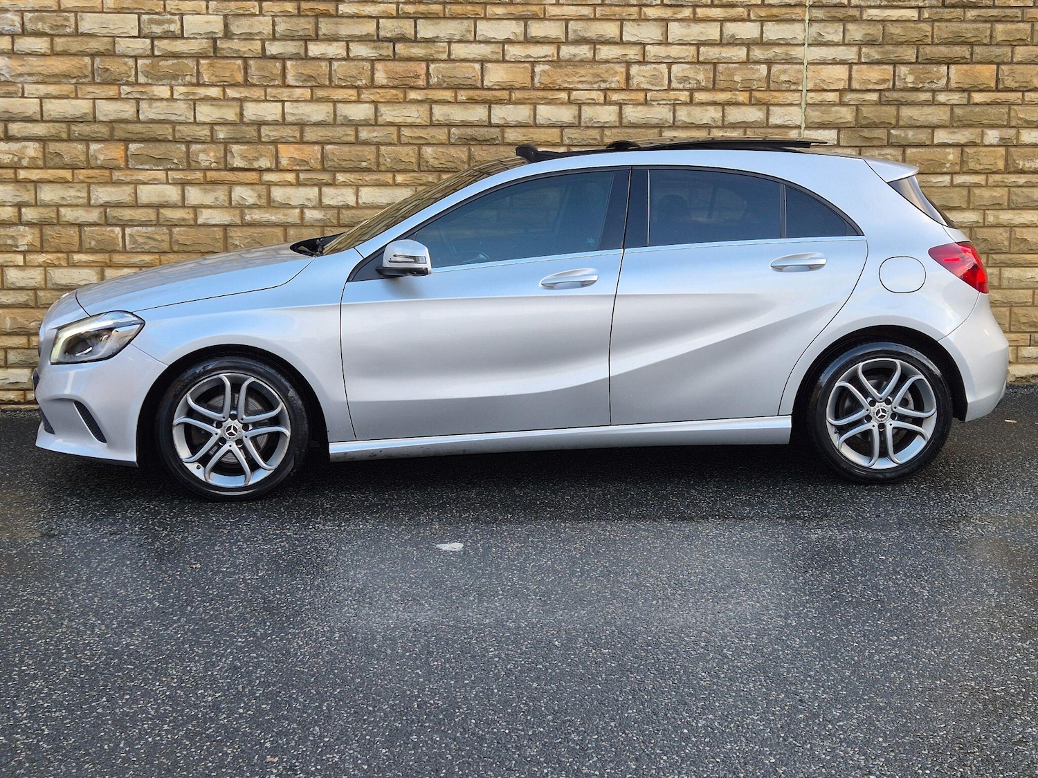 Used Mercedes-Benz A-Class 2018 for sale - 77465697: Photo 25