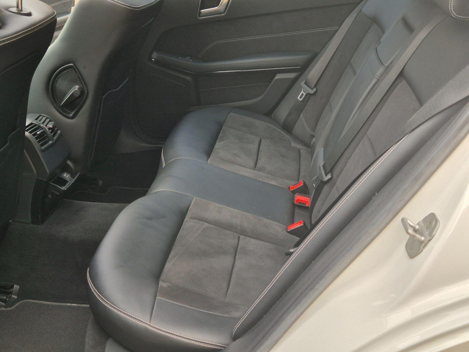 Used Mercedes-Benz E Class 2013 for sale - 76608938: Photo 10