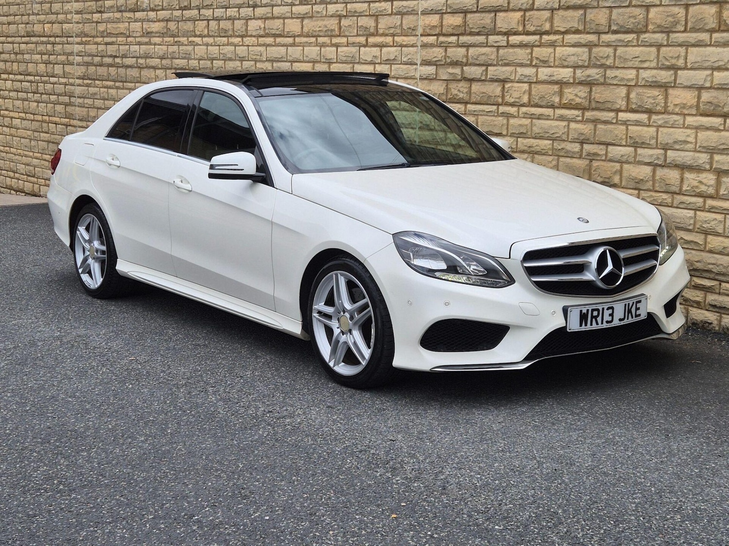 Used Mercedes-Benz E Class 2013 for sale - 76608938: Photo 11