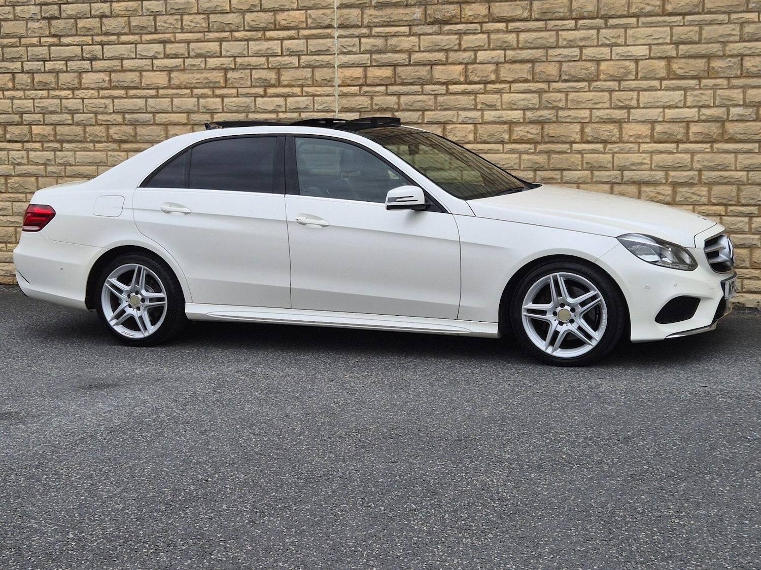 Used Mercedes-Benz E Class 2013 for sale - 76608938: Photo 12