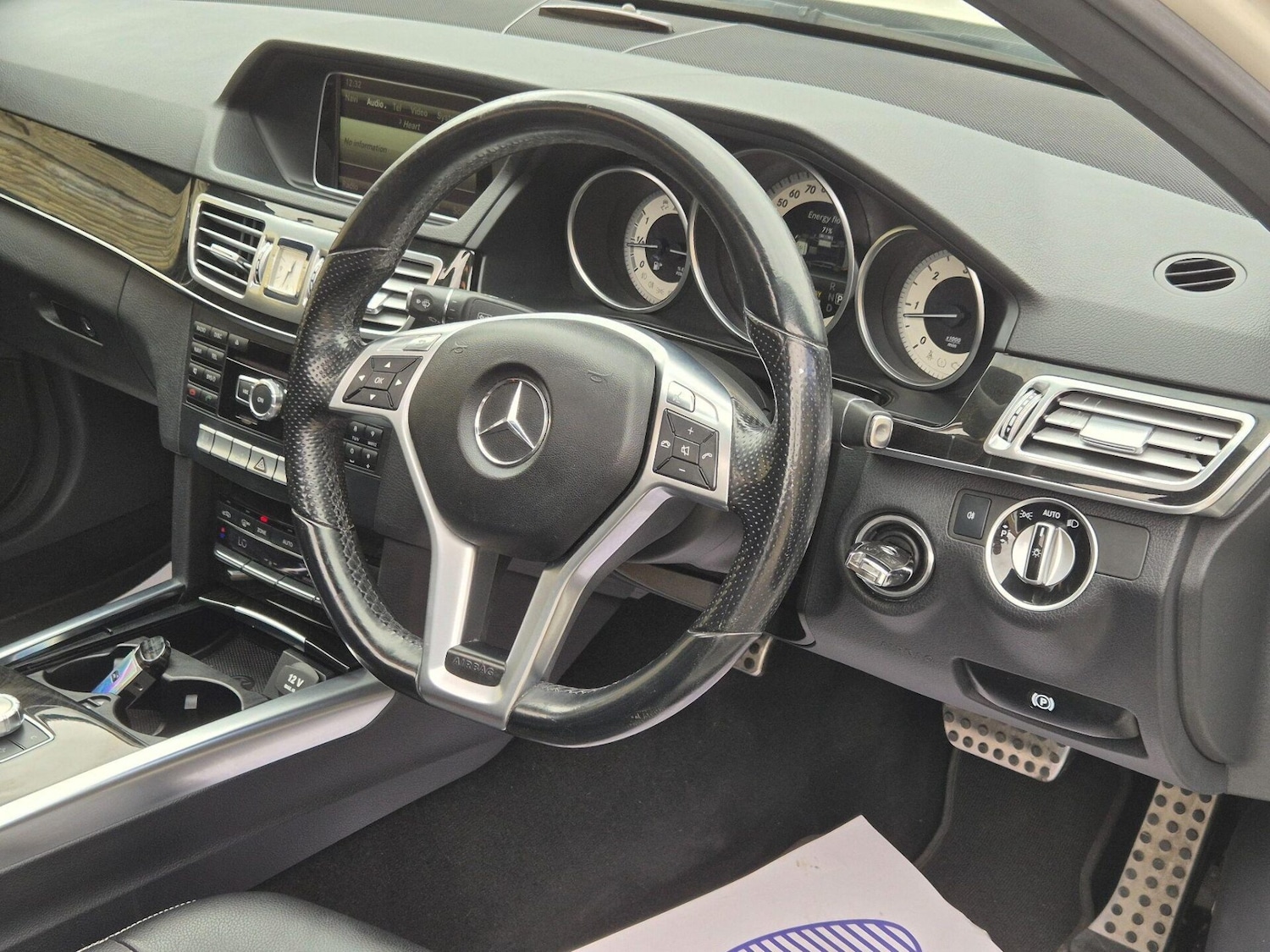 Used Mercedes-Benz E Class 2013 for sale - 76608938: Photo 22