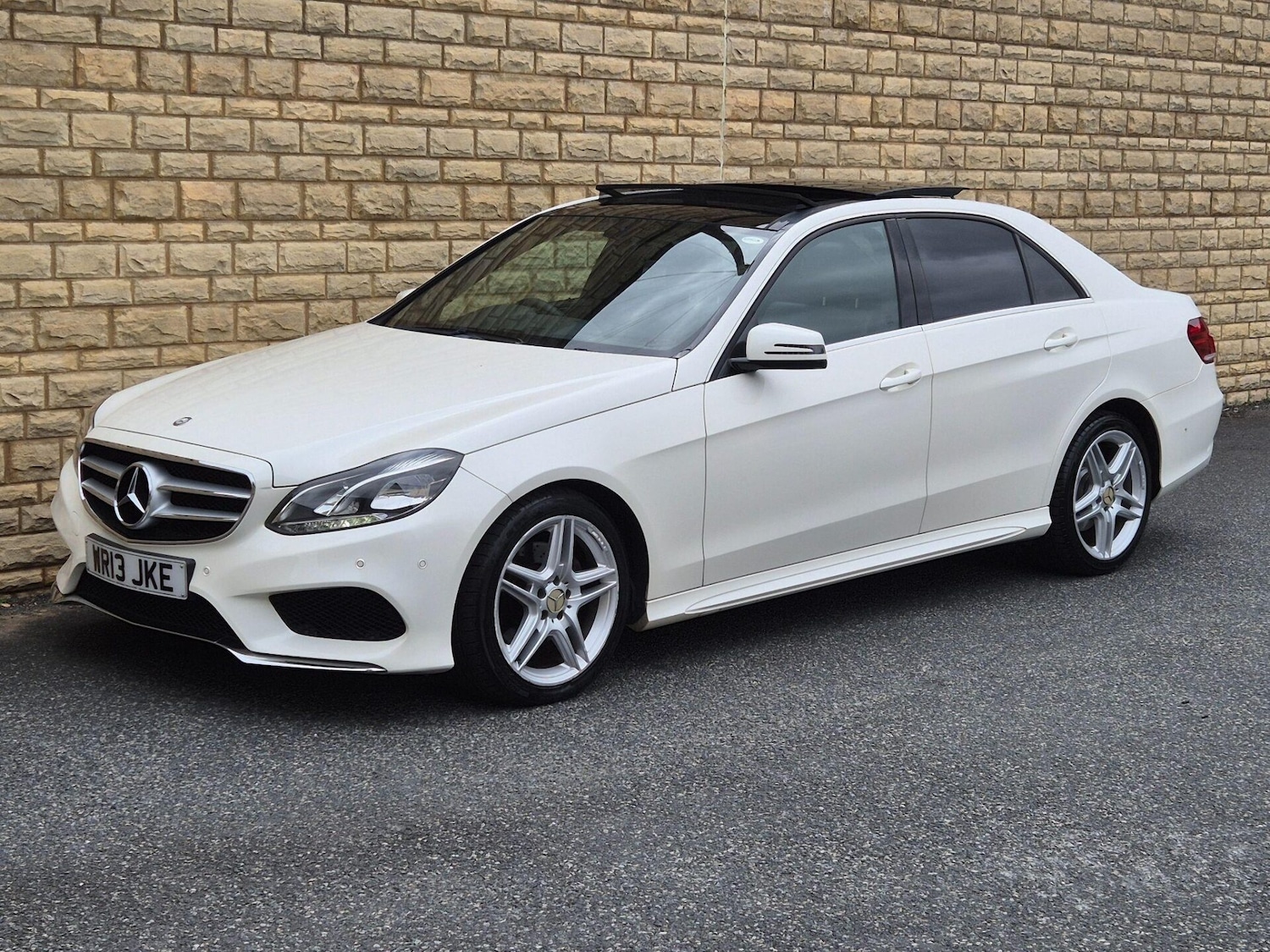 Used Mercedes-Benz E Class 2013 for sale - 76608938: Photo 28