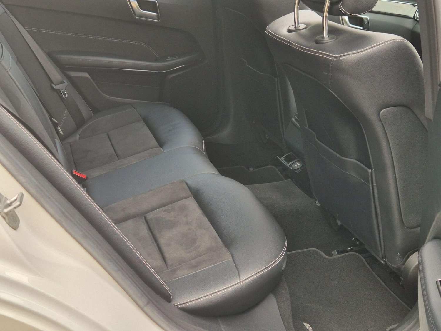 Used Mercedes-Benz E Class 2013 for sale - 76608938: Photo 6