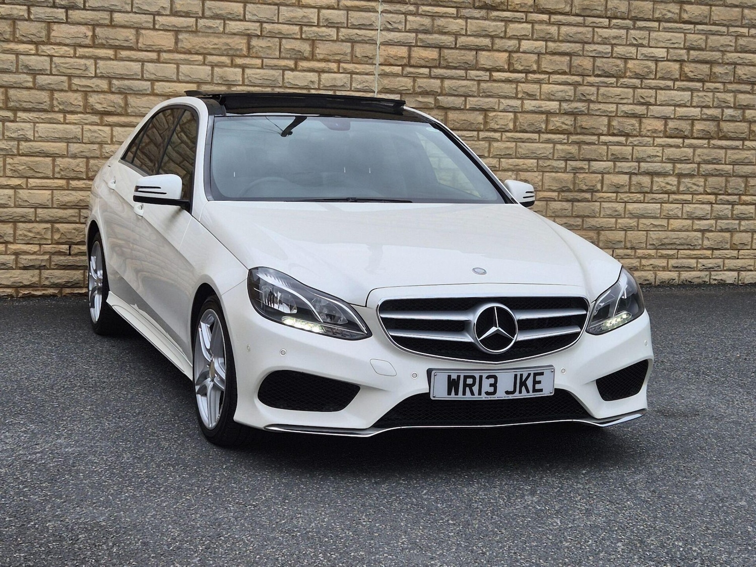 Used Mercedes-Benz E Class 2013 for sale - 76608938: Photo 8