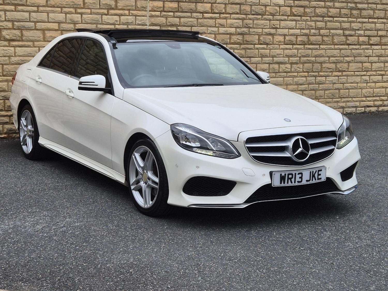 Used Mercedes-Benz E Class 2013 for sale - 76608938: Photo 9