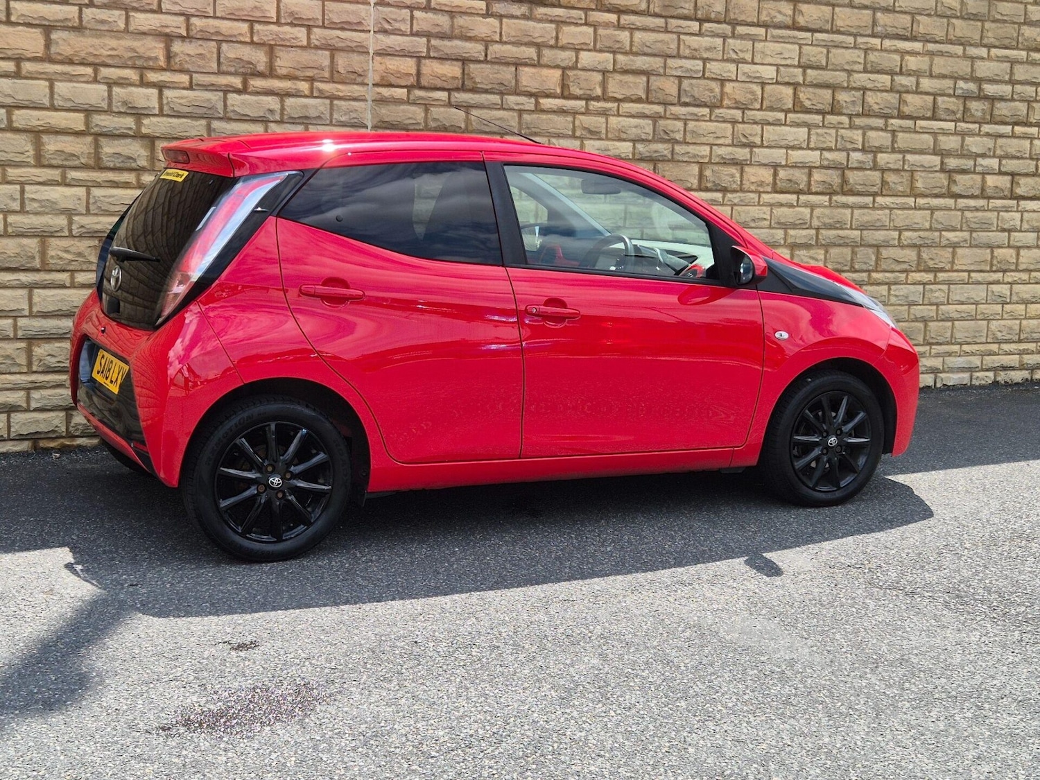 Used Toyota AYGO 2018 for sale - 76608901: Photo 16