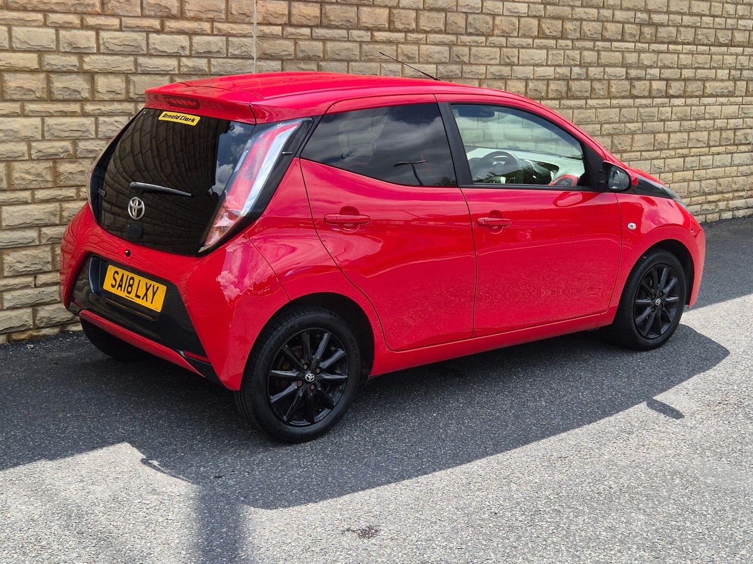 Used Toyota AYGO 2018 for sale - 76608901: Photo 19