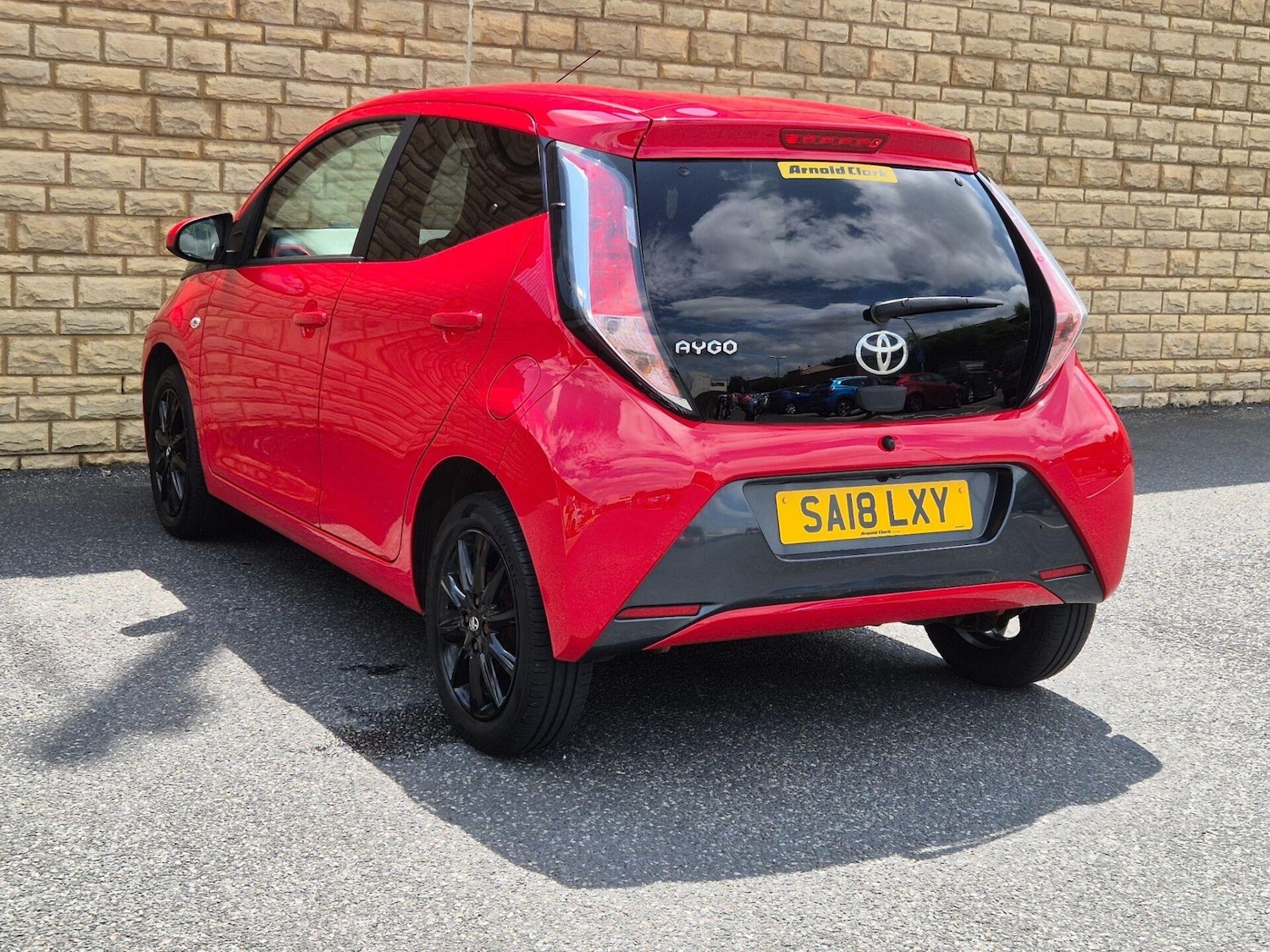 Used Toyota AYGO 2018 for sale - 76608901: Photo 25