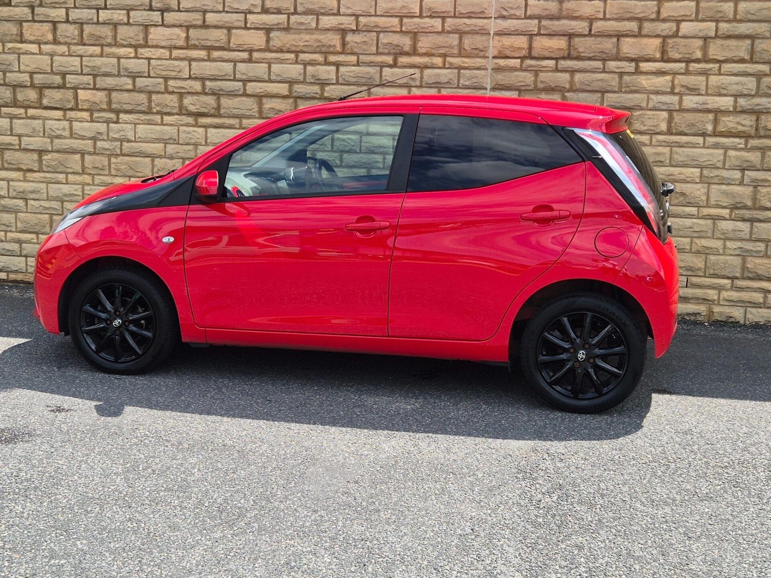 Used Toyota AYGO 2018 for sale - 76608901: Photo 29