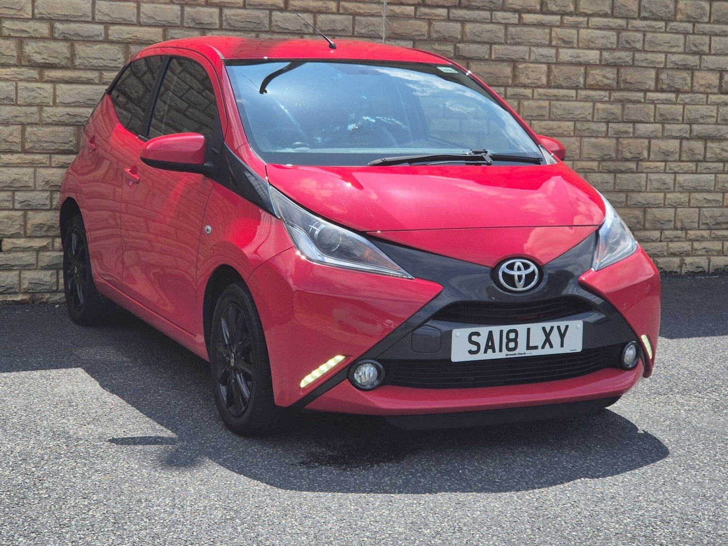Used Toyota AYGO 2018 for sale - 76608901: Photo 8