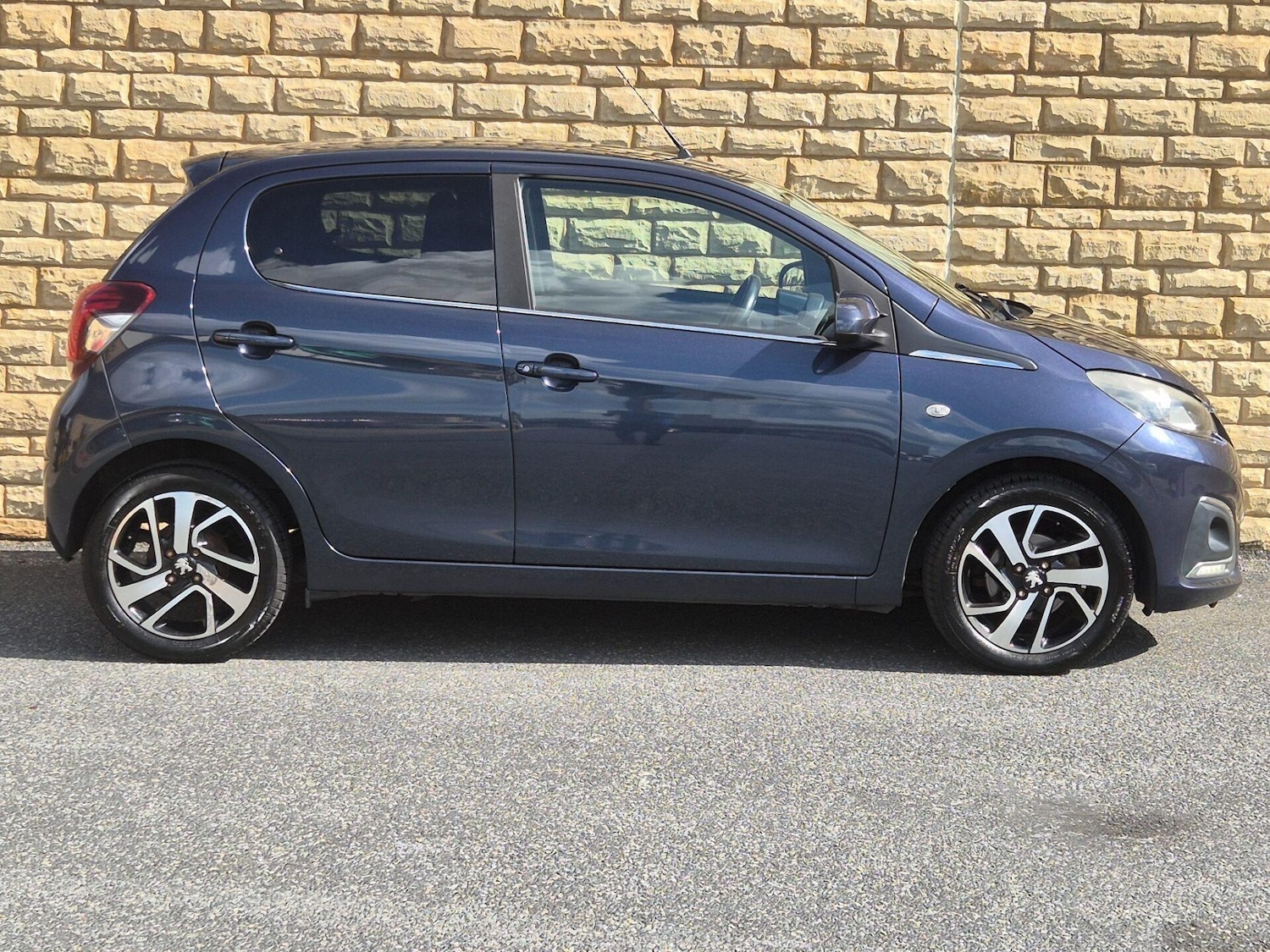 Used Peugeot 108 2015 for sale - 76608900: Photo 13