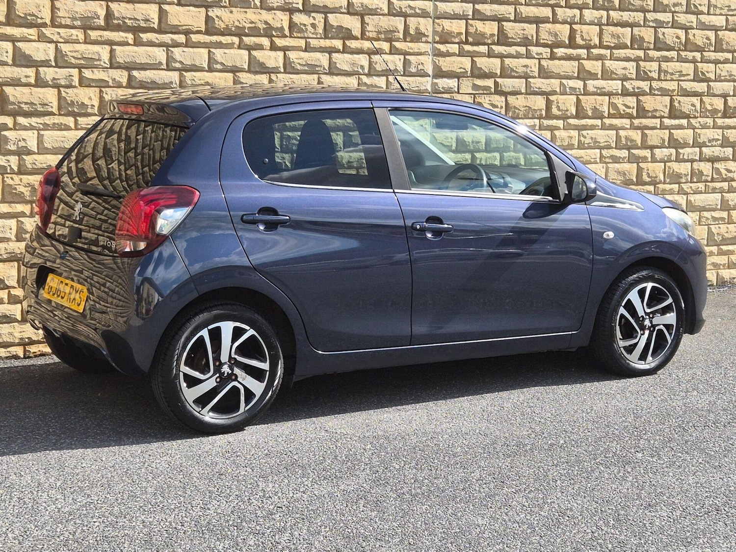 Used Peugeot 108 2015 for sale - 76608900: Photo 15