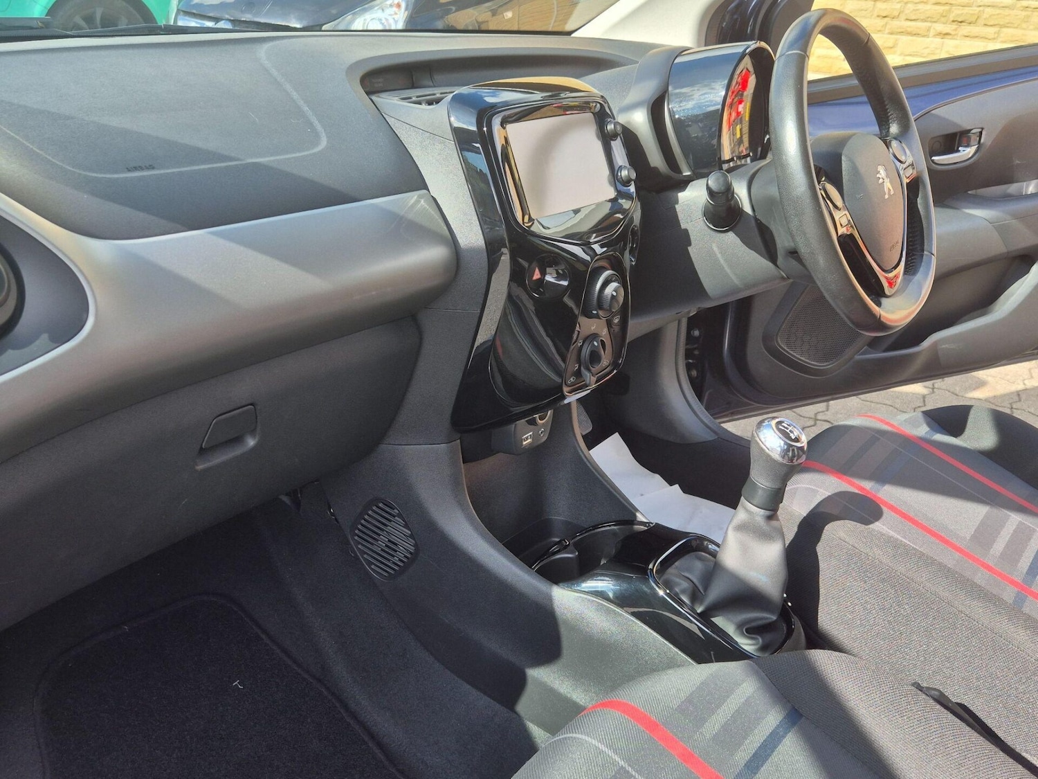 Used Peugeot 108 2015 for sale - 76608900: Photo 18