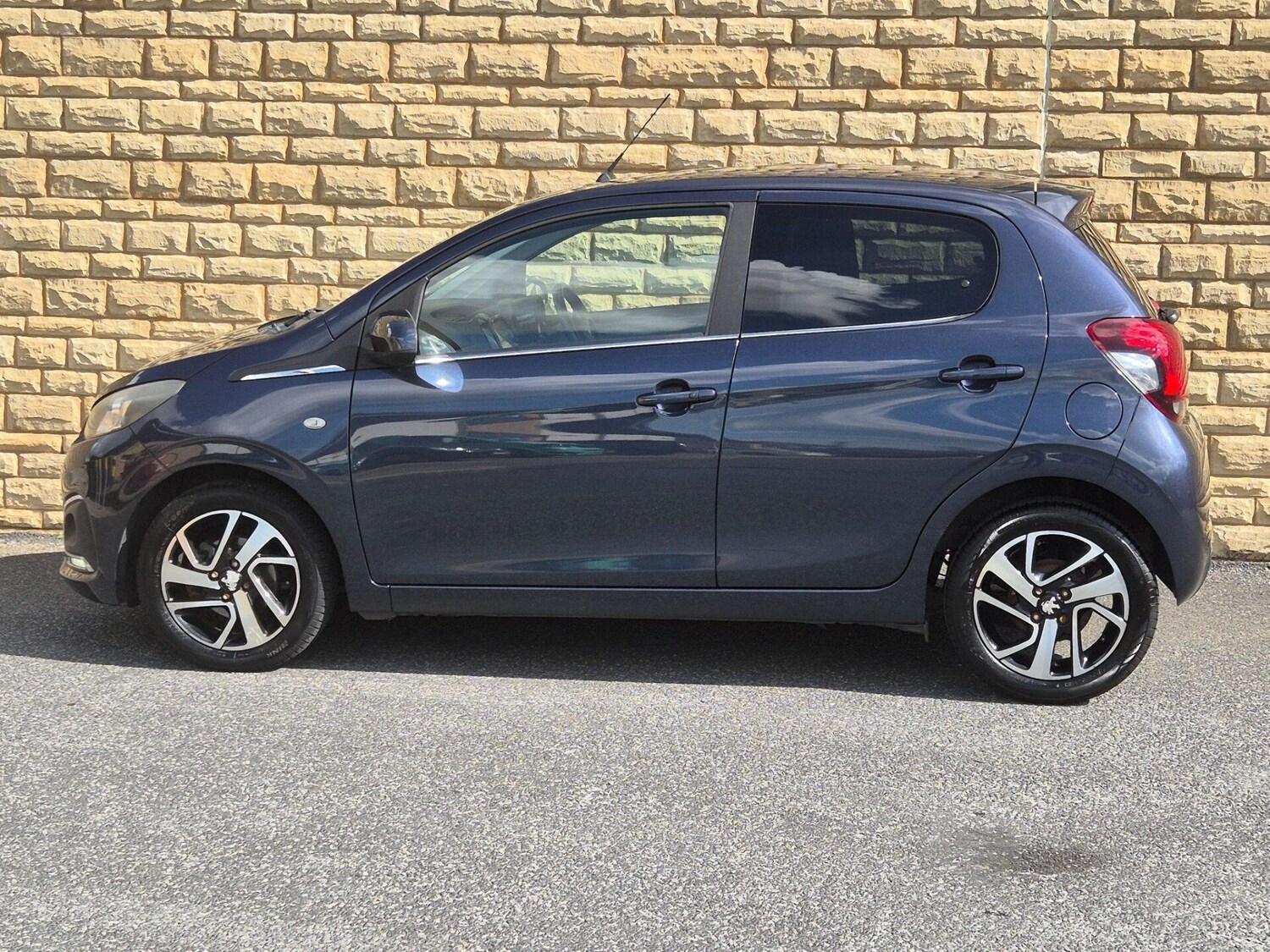 Used Peugeot 108 2015 for sale - 76608900: Photo 25