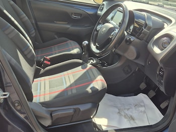 Used Peugeot 108 2015 for sale - 76608900: Photo