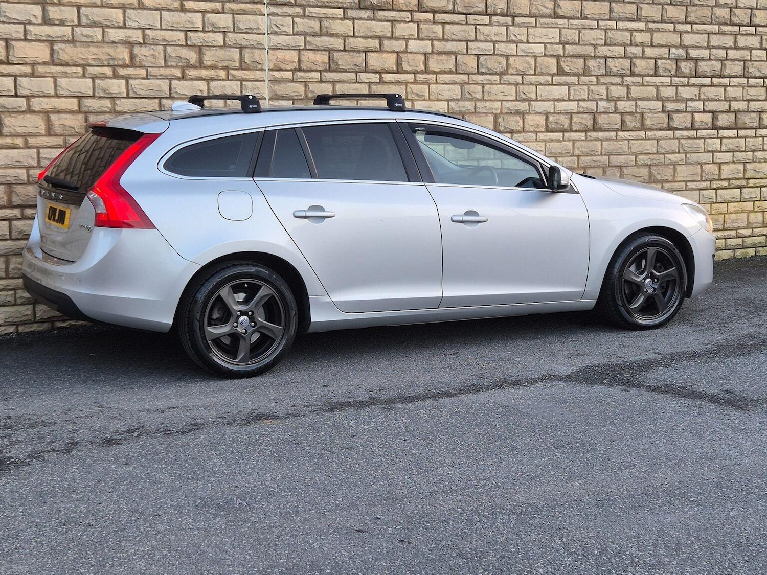 Used Volvo V60 2011 for sale - 77742857: Photo 16