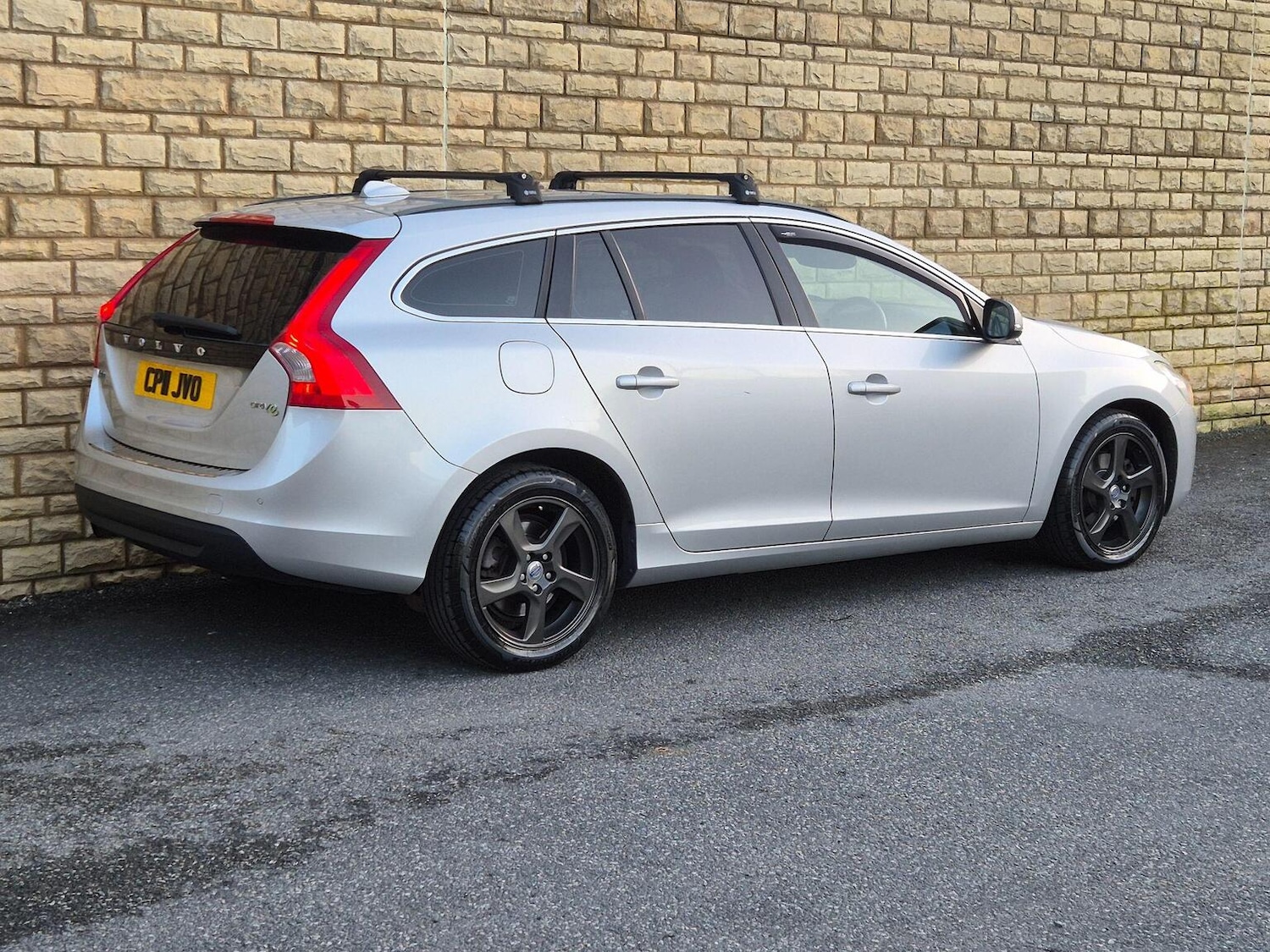 Used Volvo V60 2011 for sale - 77742857: Photo 17