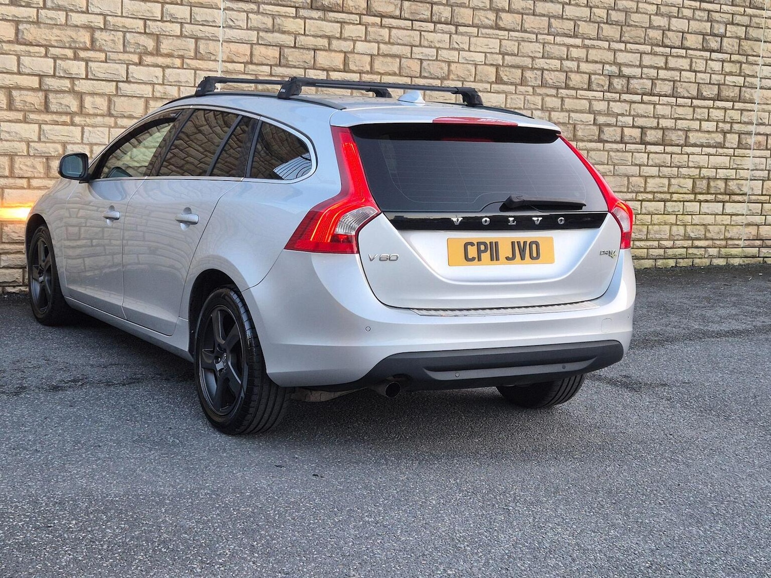 Used Volvo V60 2011 for sale - 77742857: Photo 24