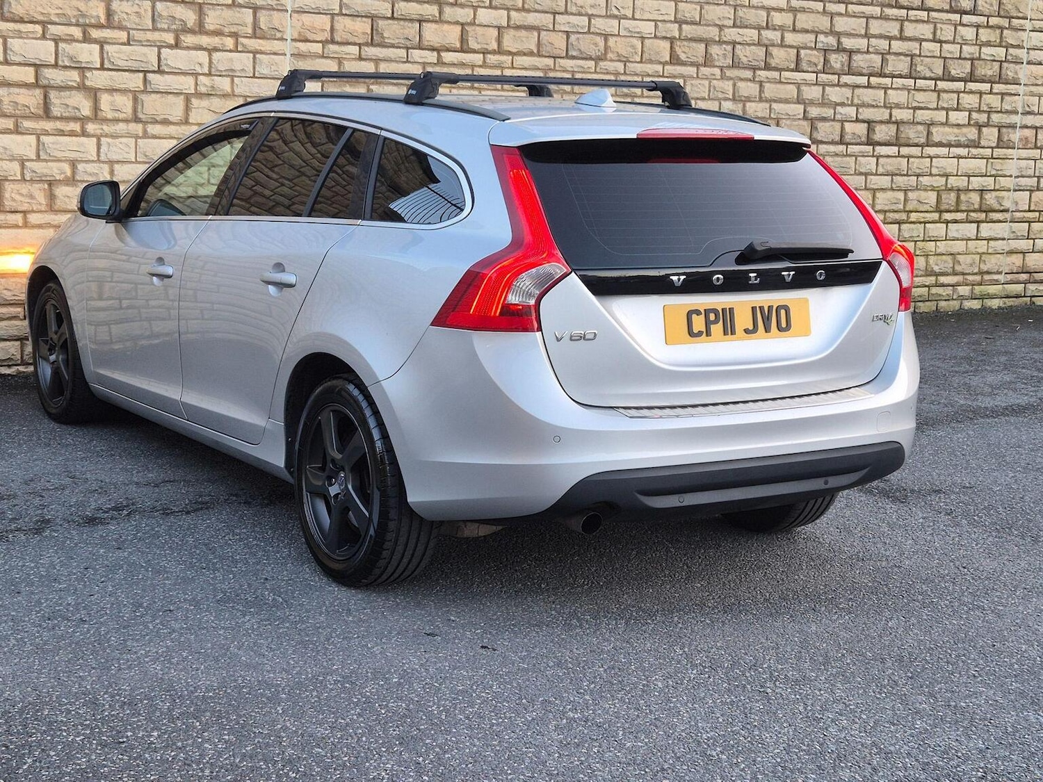 Used Volvo V60 2011 for sale - 77742857: Photo 25