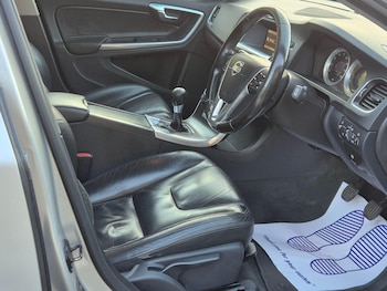 Used Volvo V60 2011 for sale - 77742857: Photo