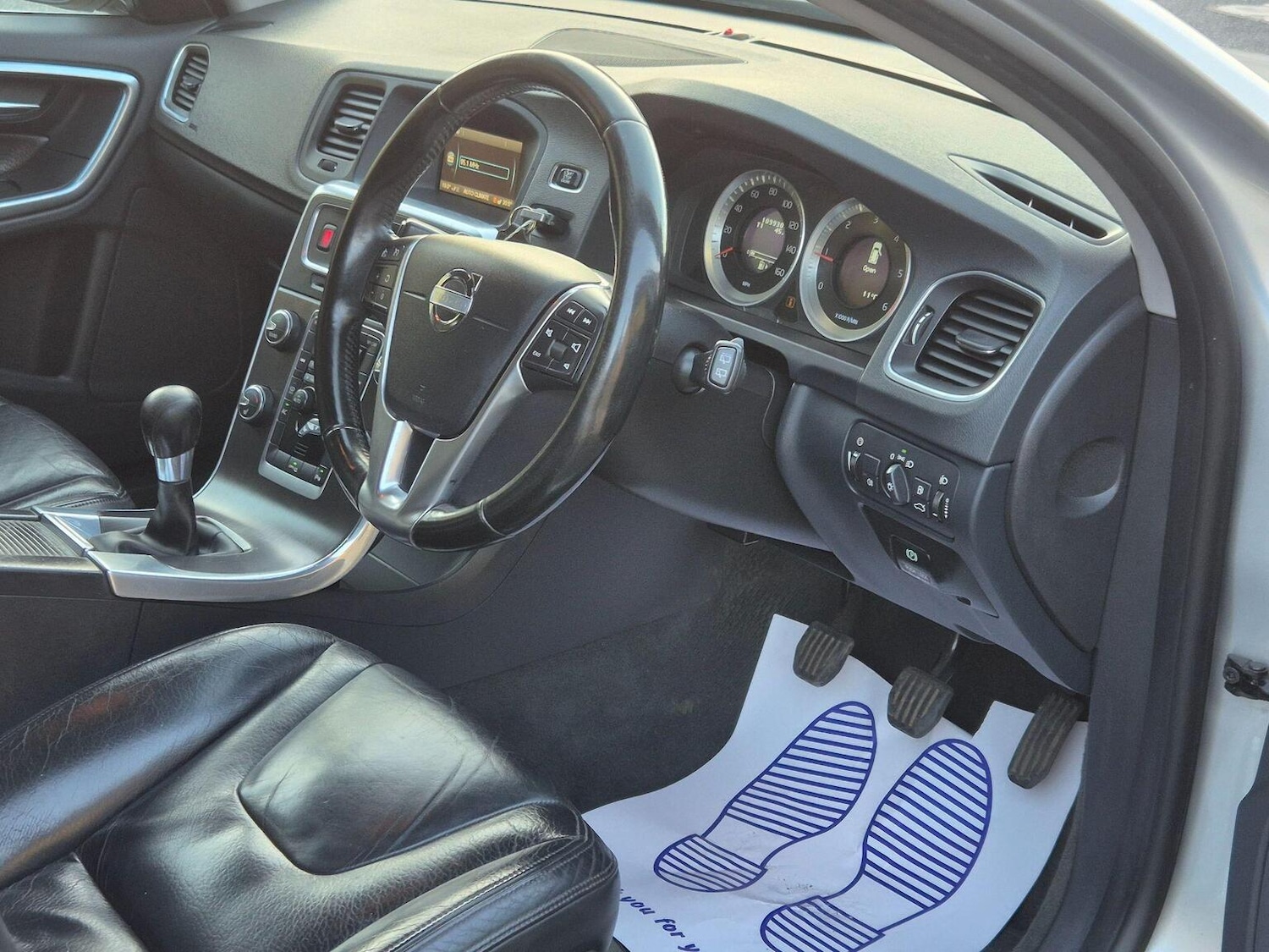 Used Volvo V60 2011 for sale - 77742857: Photo 6