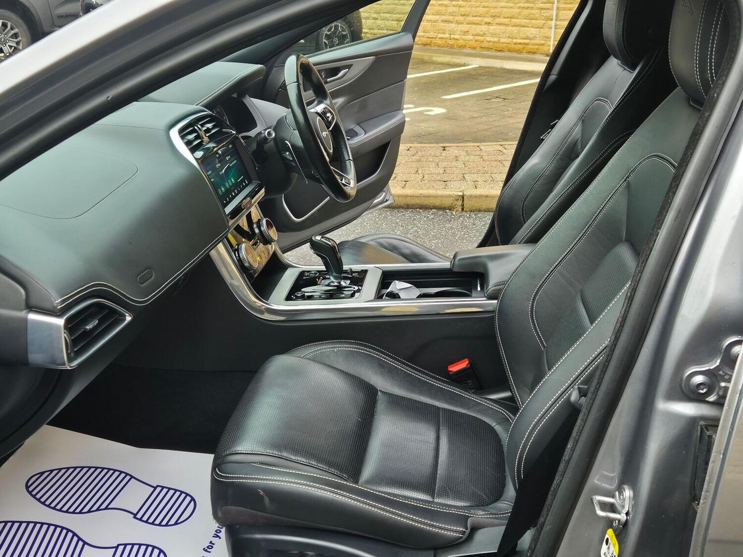 Used Jaguar XE 2019 for sale - 77465646: Photo 14