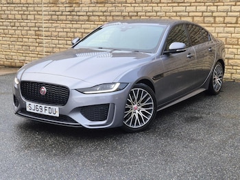 Used Jaguar XE 2019 for sale - 77465646: Photo