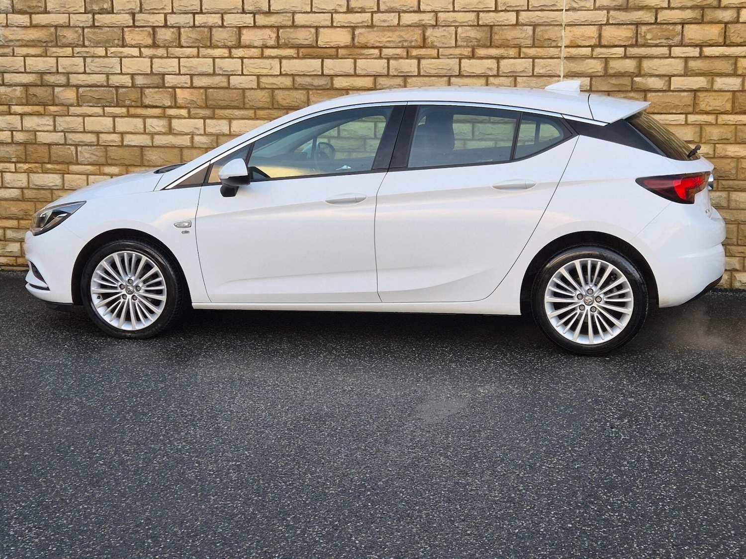 Used Vauxhall Astra 2017 for sale - 76608916: Photo 28